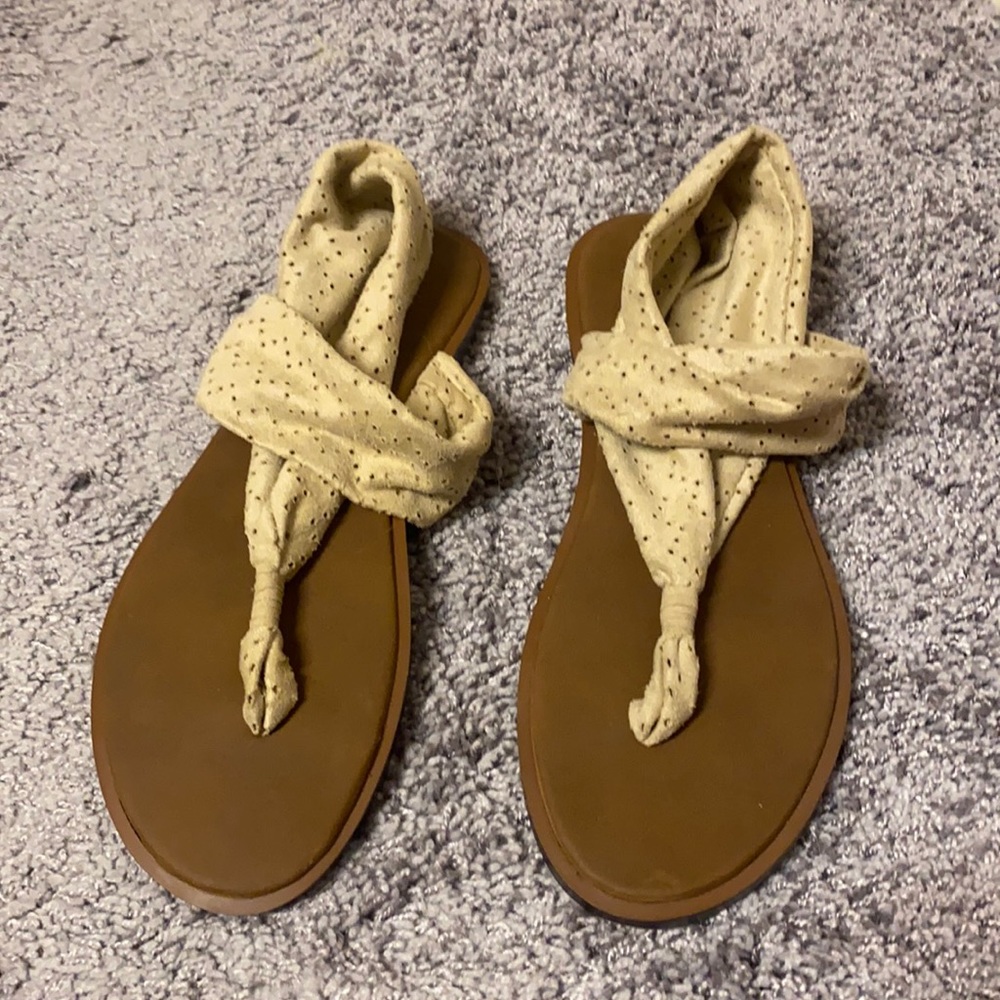 Sanuk sandals Size 10